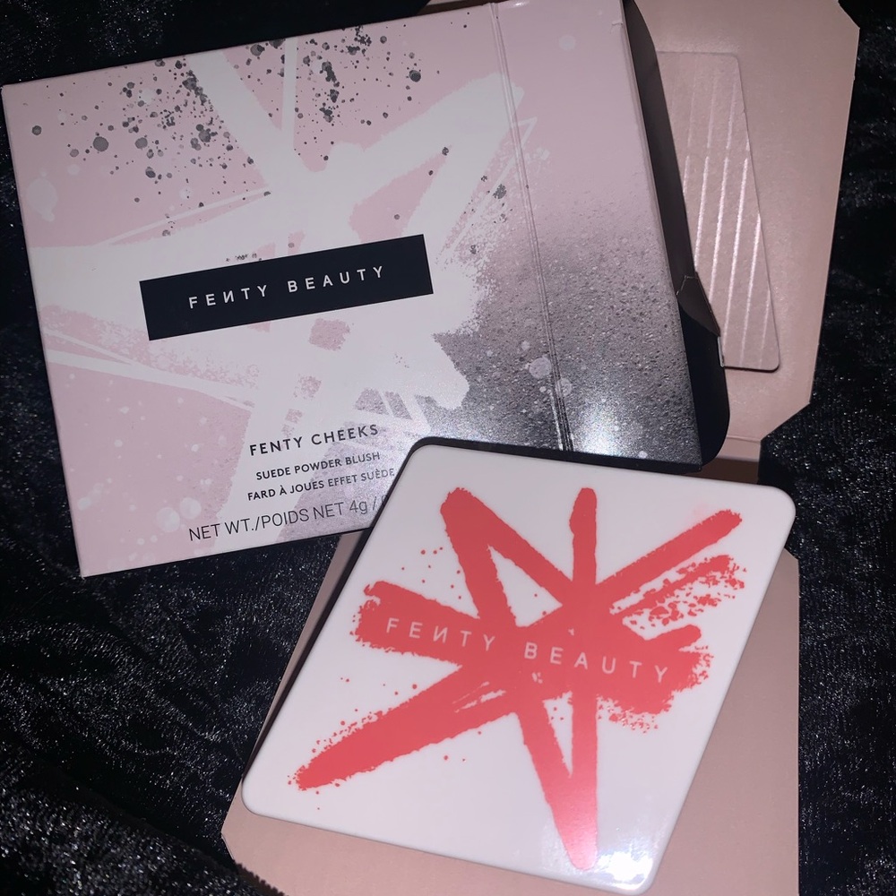 FENTY BEAUTY Fenty Cheeks Suede Powder Blush- Lolly Poppy NIB